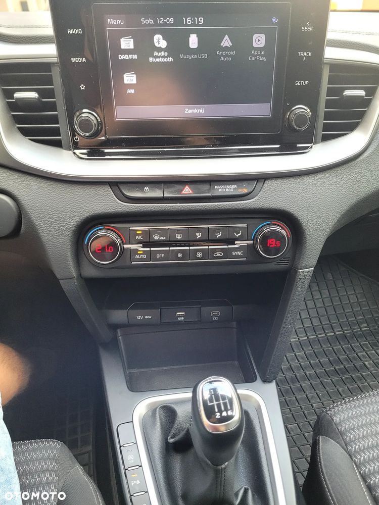 Kia XCeed 1.5 T-GDI M - 12