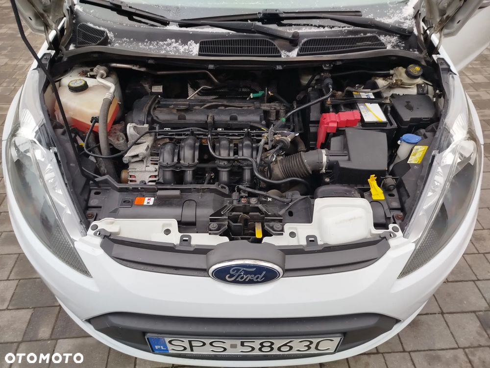 Ford Fiesta 1.25 Silver X - 26