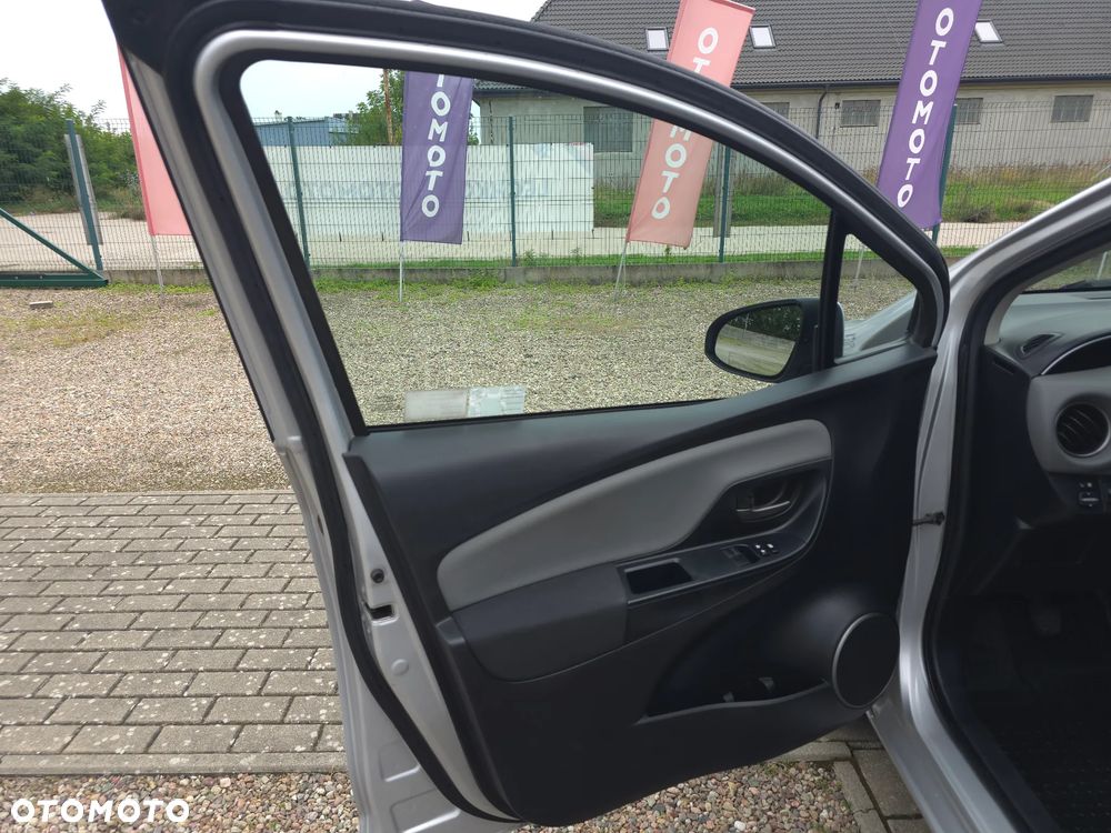 Toyota Yaris 1.33 Premium EU6 - 17