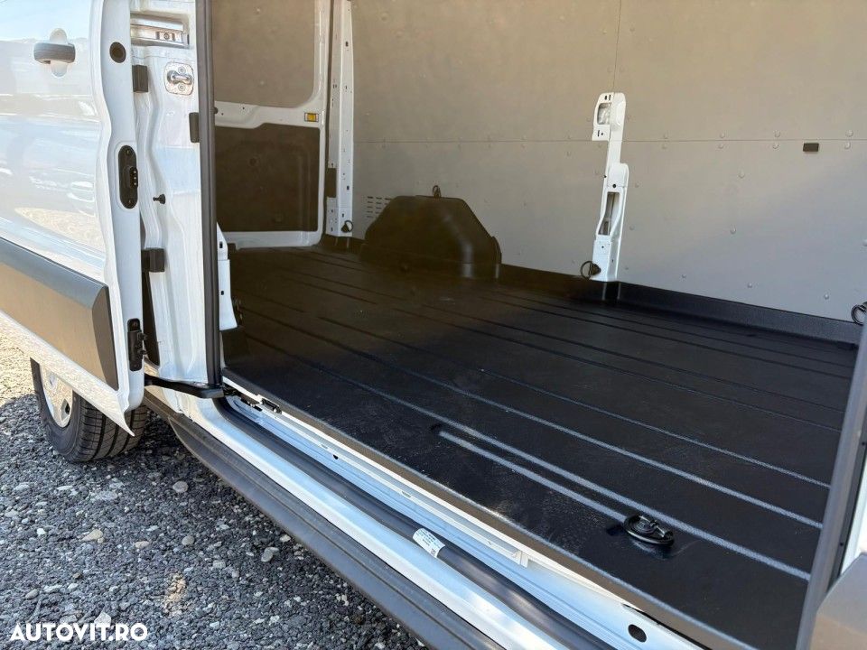 Ford Transit - 13