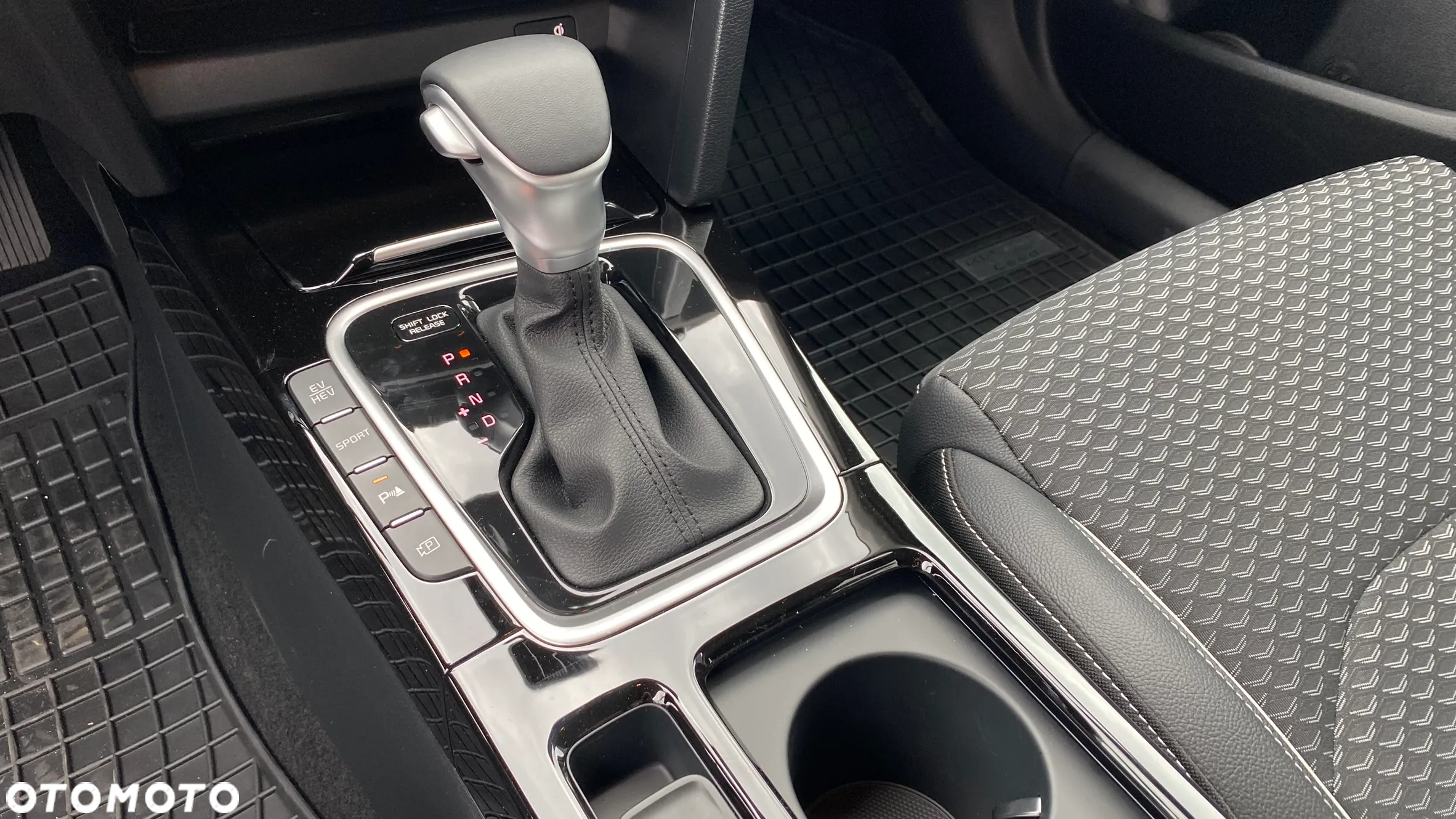 Kia XCeed - 22