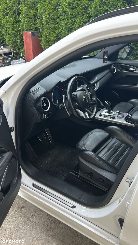 Alfa Romeo Stelvio 2.0 Turbo Veloce Q4 - 19