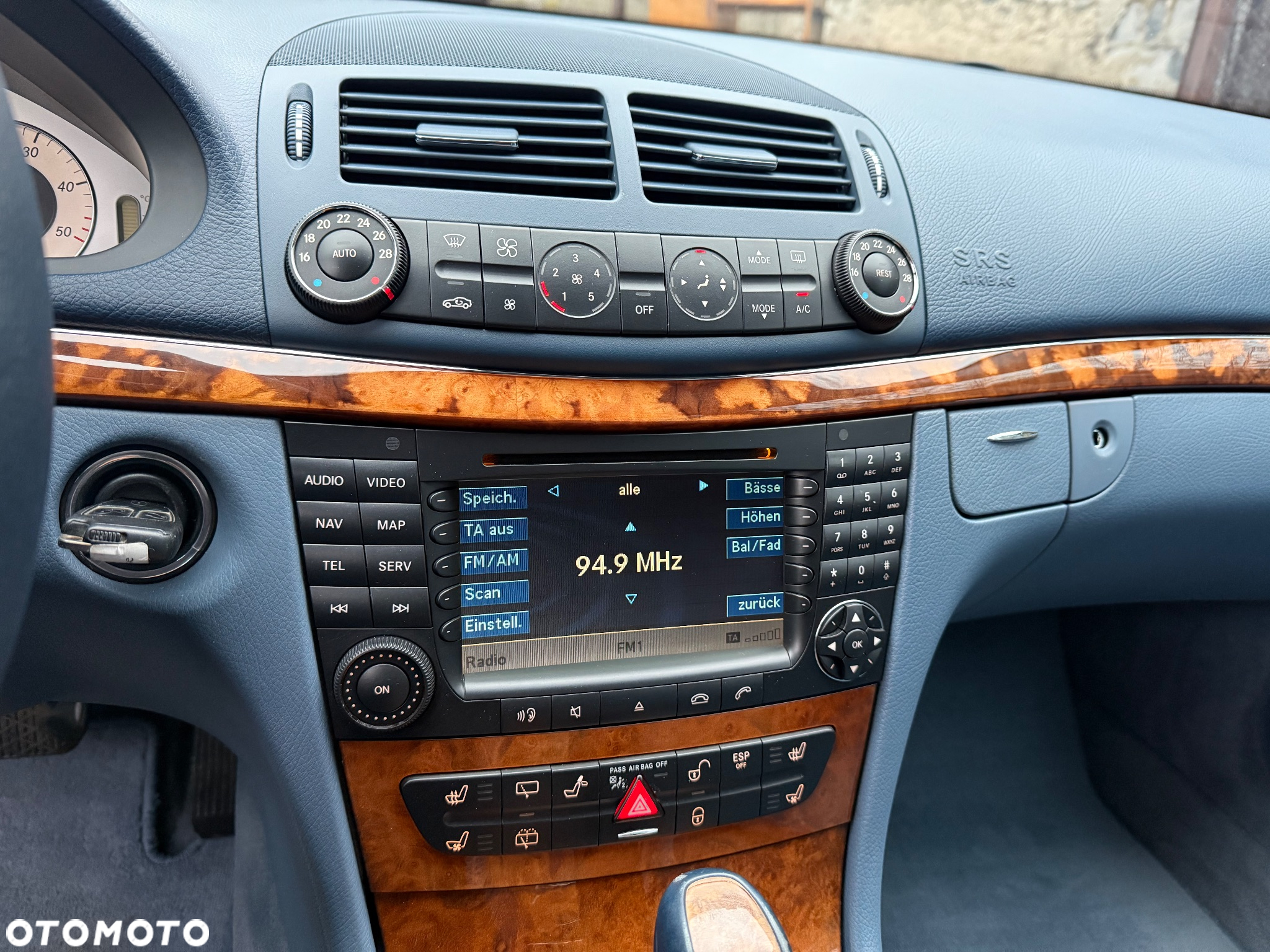 Mercedes-Benz Klasa E 320 T CDI Avantgarde DPF Sport Edition - 17