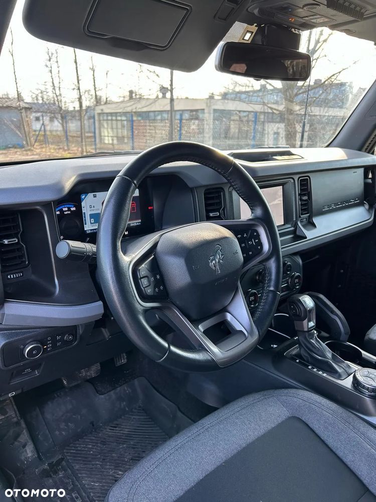 Ford Bronco - 13