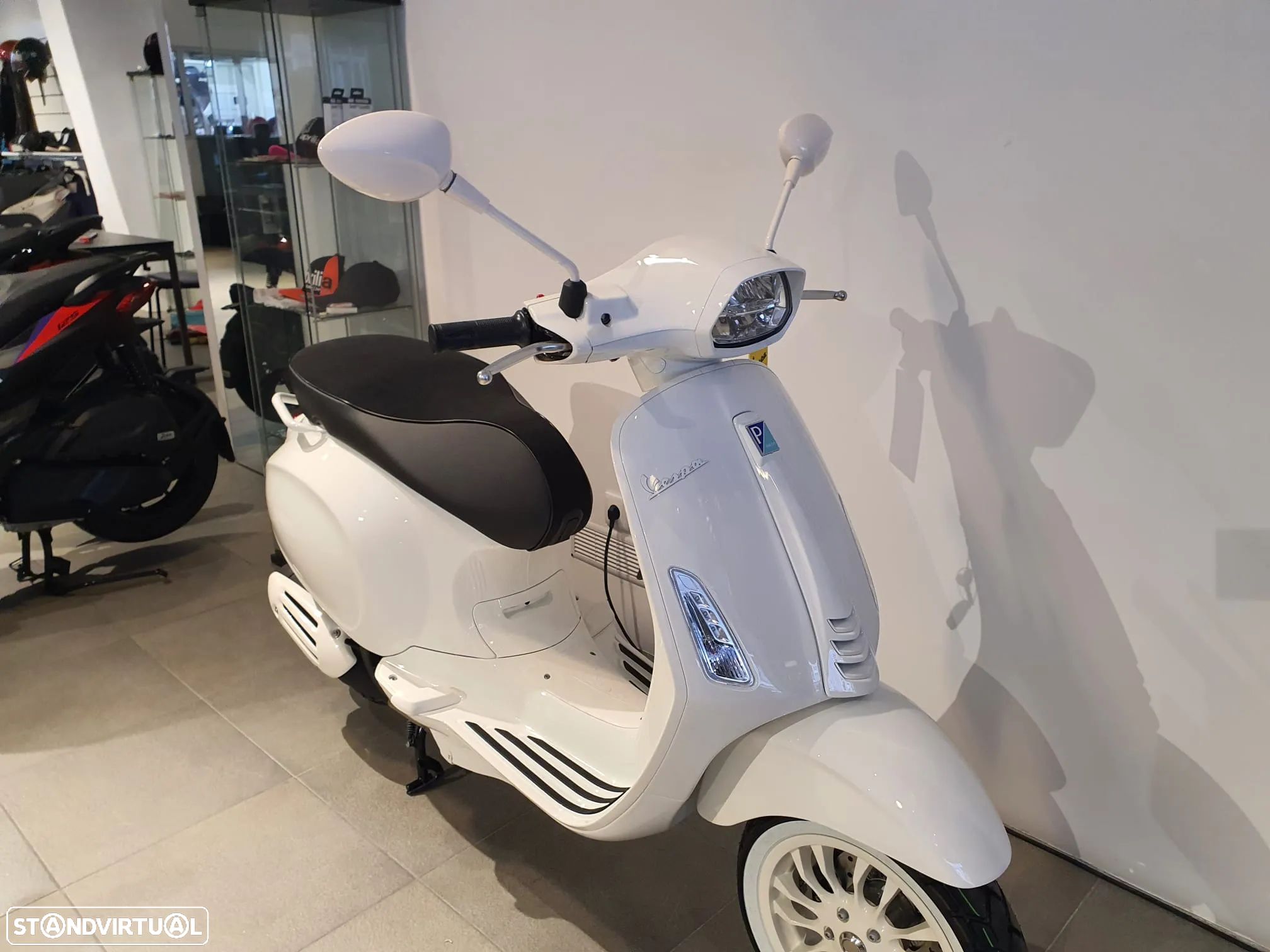 Vespa Sprint Special Edition - 1