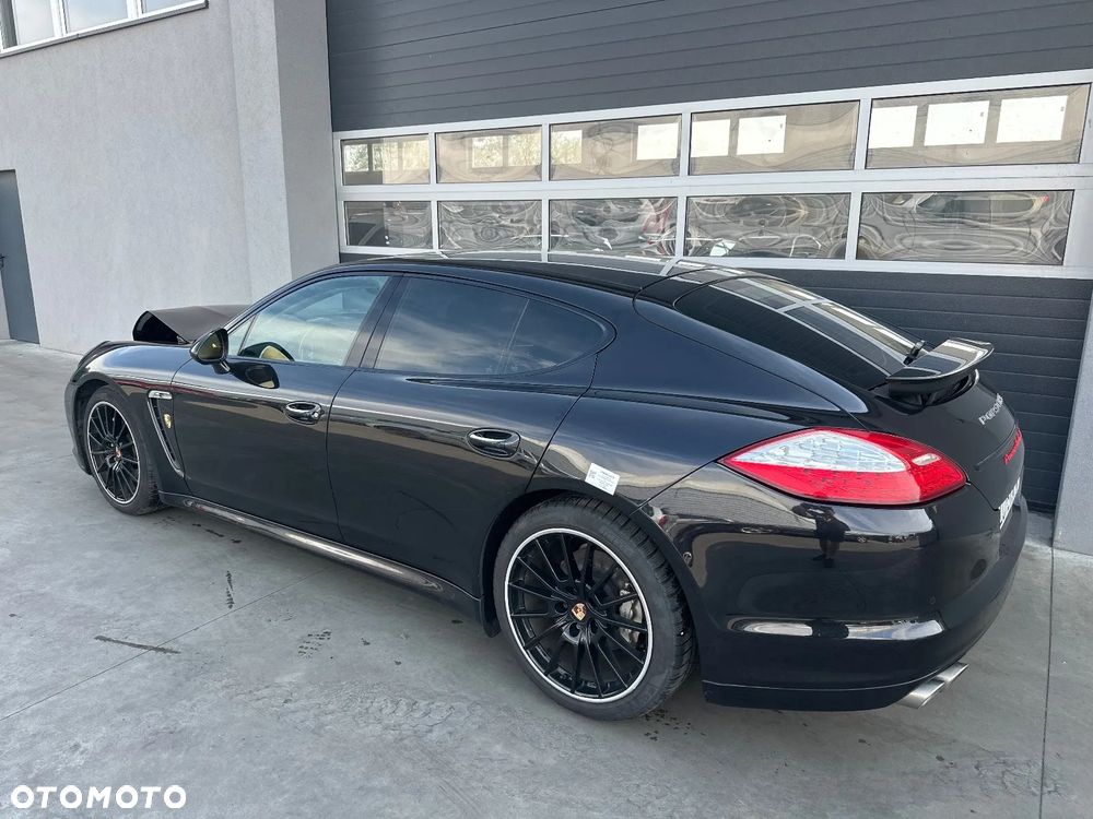 Porsche Panamera 4S - 6
