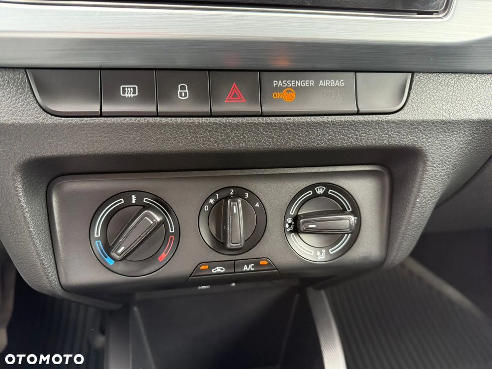 Skoda Fabia 1.2 TSI Active - 10
