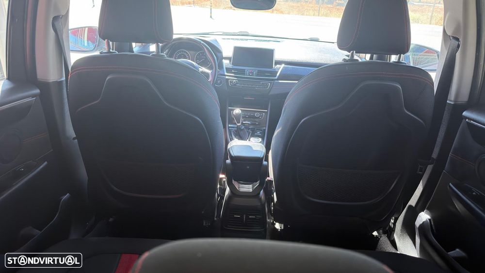 BMW 218 Active Tourer d Line Sport - 38