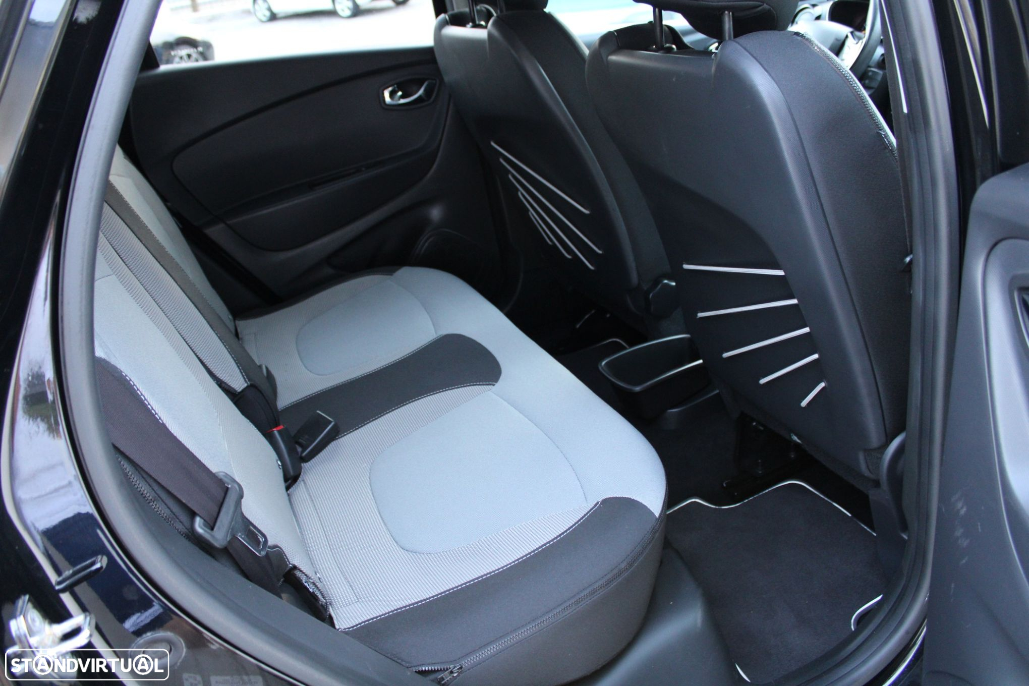Renault Captur 1.5 dCi Exclusive - 12