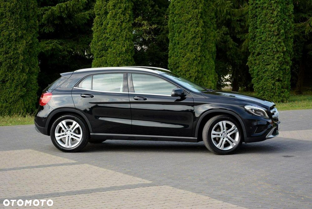 Mercedes-Benz GLA 200 Urban - 12