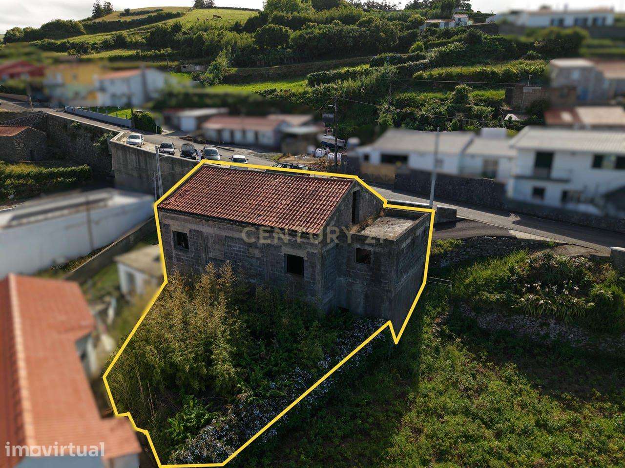 Moradia T2 com vista mar e enorme potencial - Grande imagem: 3/12