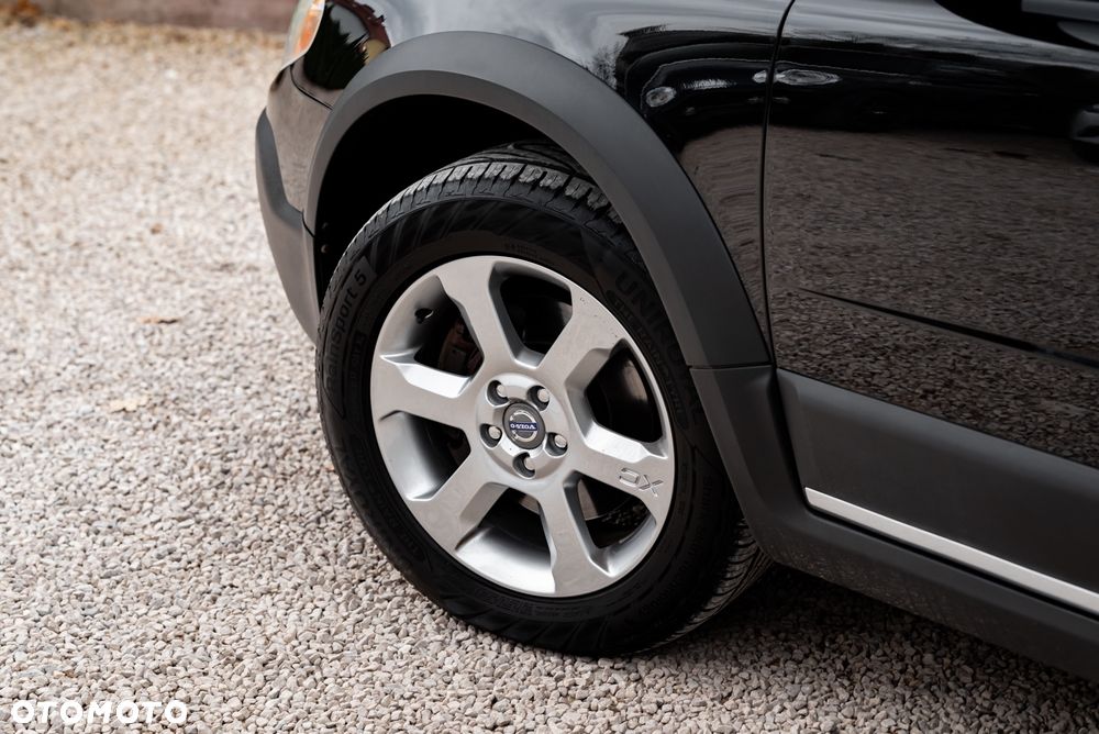 Volvo XC 70 D5 AWD Momentum - 11