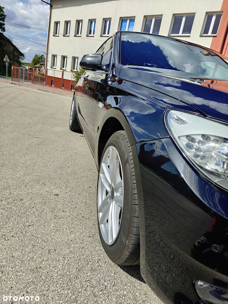 BMW Seria 5 535i - 30