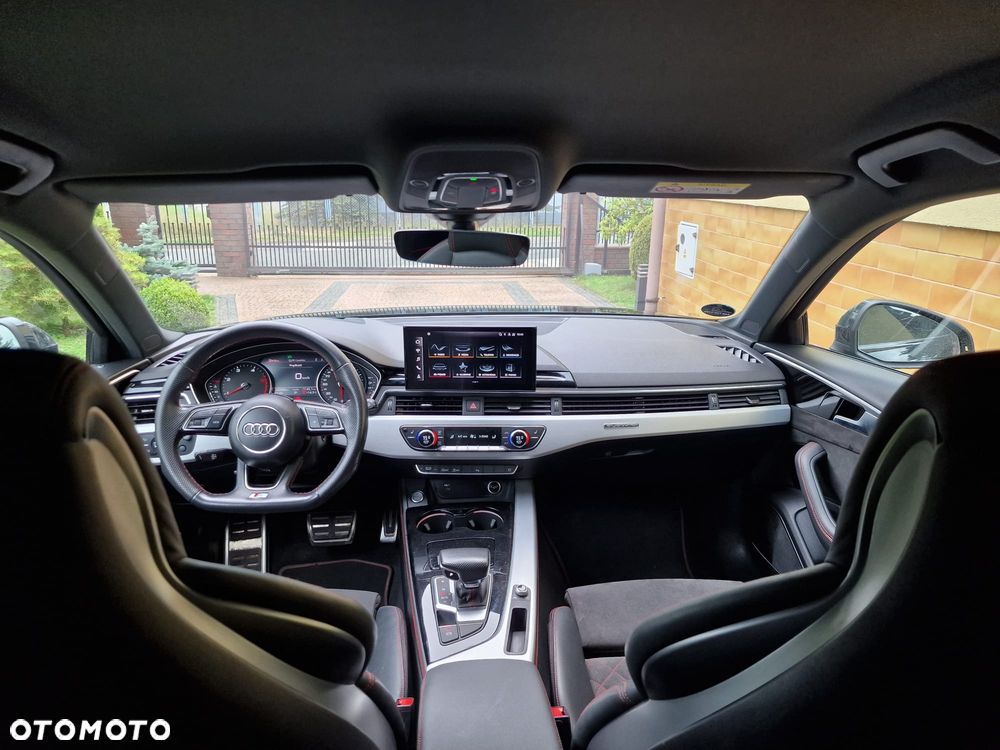 Audi A4 Avant 40 TDI quattro S tronic S line - 32