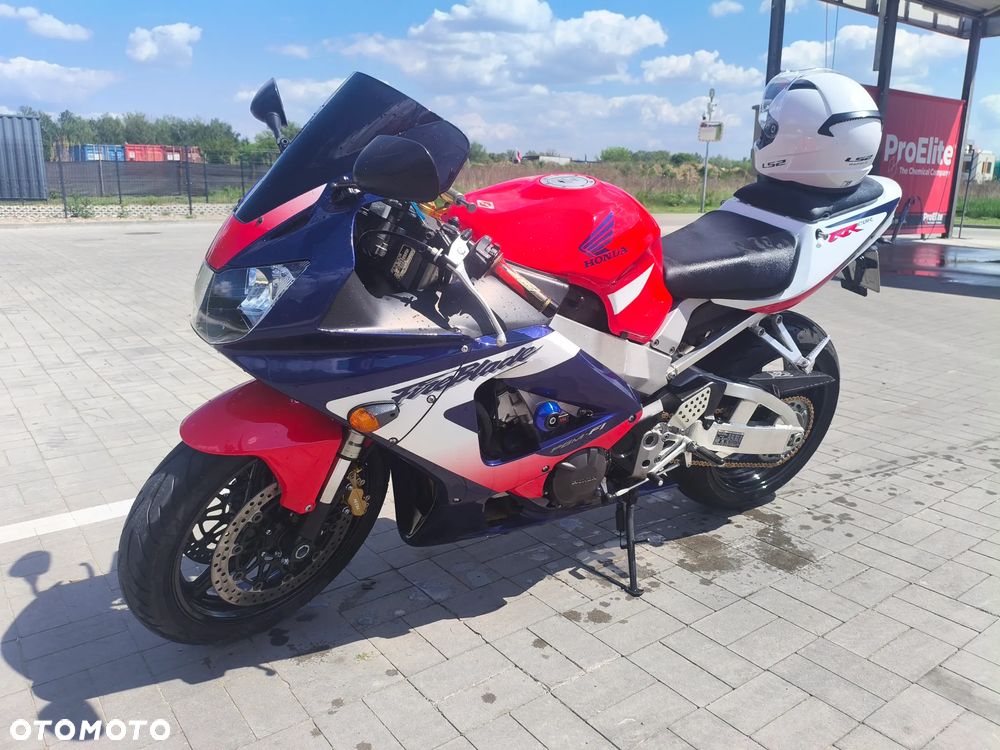 Honda CBR - 3