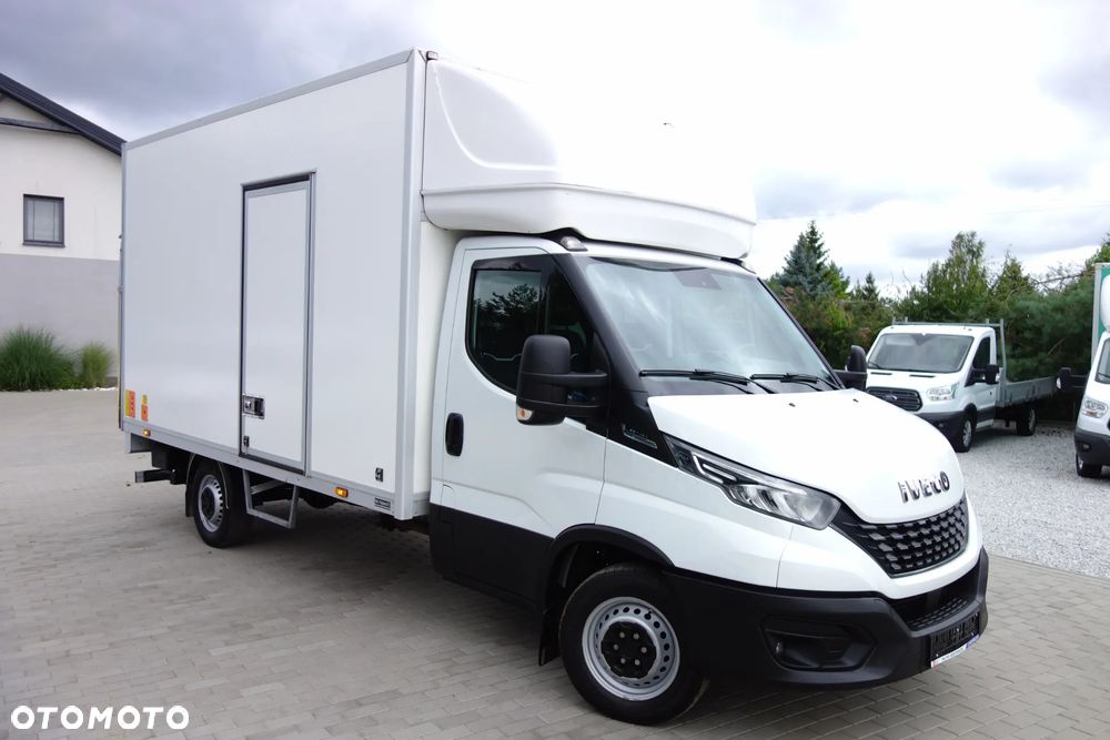 Iveco Daily 35-160 Automat HI-Matic Kontener 4.20 M +Winda 750 kg. Klima Kamera Ledy - 14