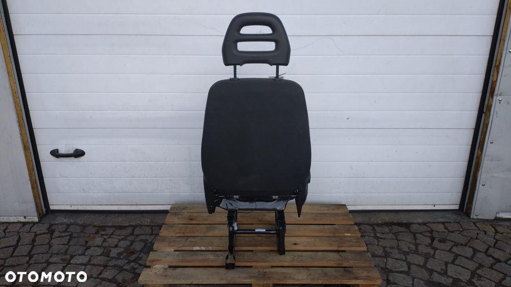 FOTEL PASAŻERA POJEDYNCZY REGULOWANY IVECO DAILY 14- NO 925/317 - 2