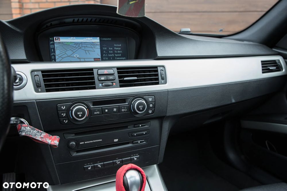 BMW Seria 3 330xi Touring - 19