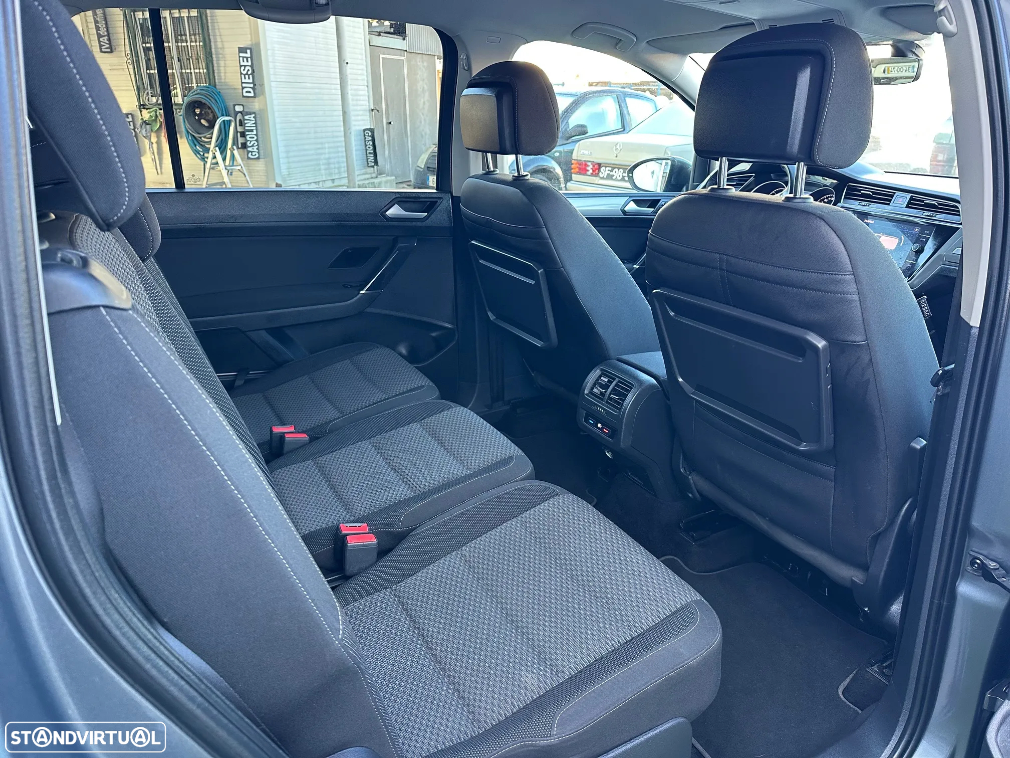 VW Touran 1.6 TDI Confortline - 11