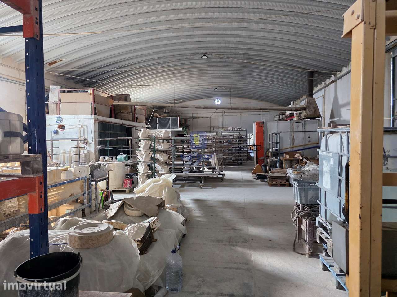 Armazém com Licença Industrial localizado próximo da Zona Industrial - Grande imagem: 2/30