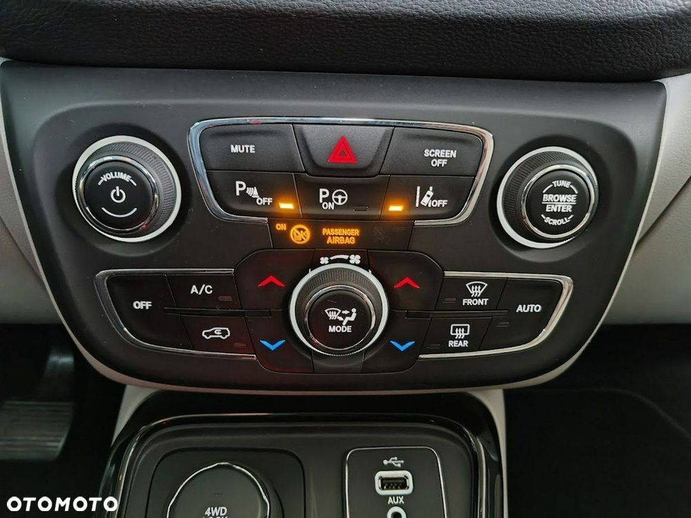 Jeep Compass 1.4 TMair Limited 4WD S&S - 29