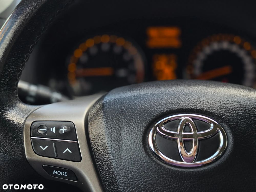 Toyota Avensis - 28