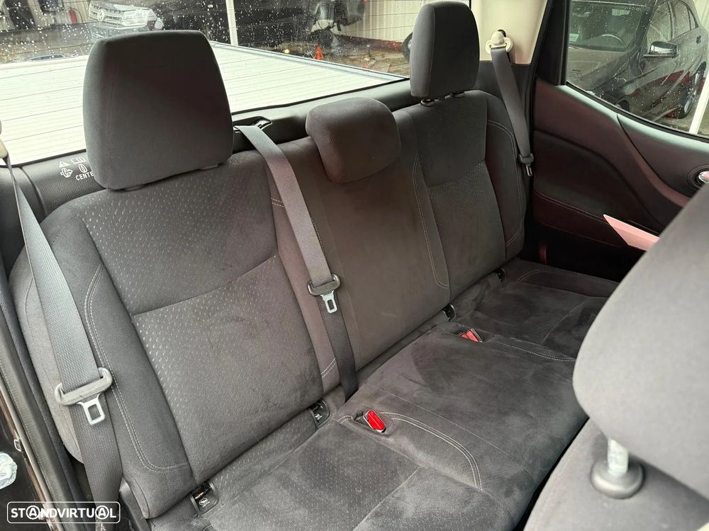 Nissan Navara 2.3 dCi CD 4WD Tekna - 7