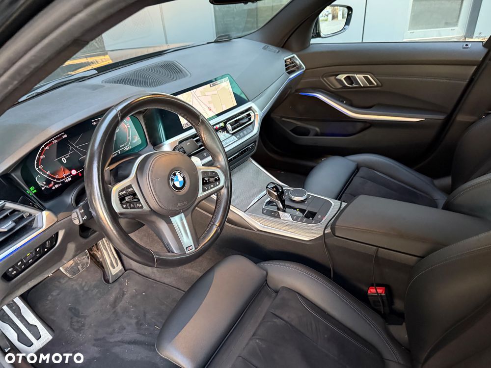 BMW Seria 3 320i M Sport Sport - 35