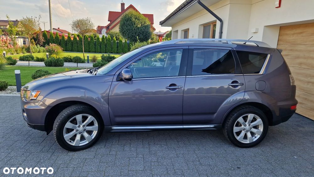 Mitsubishi Outlander 2.0 Invite 2WD - 2