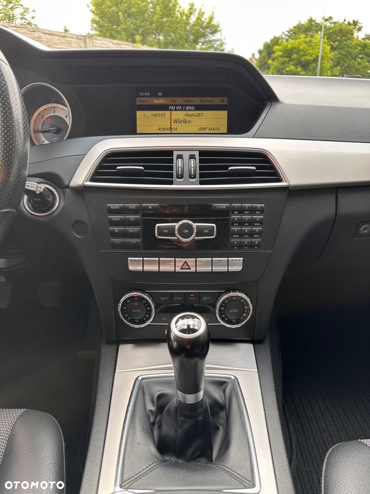Mercedes-Benz Klasa C 220 CDI BlueEff Avantgarde - 15