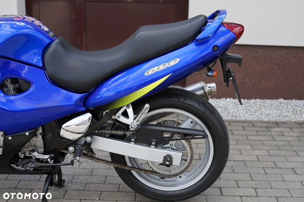 Suzuki GSX - 22
