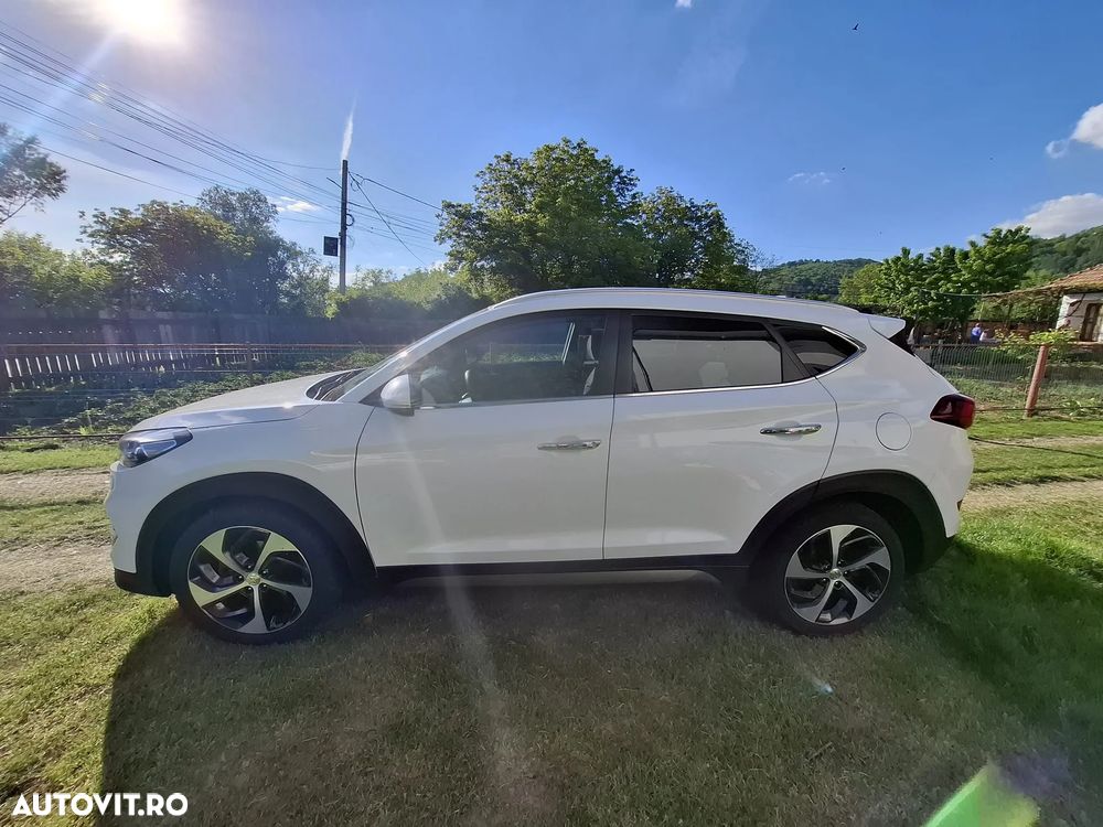 Hyundai Tucson 2.0 CRDI 4WD 6AT Premium+ - 22