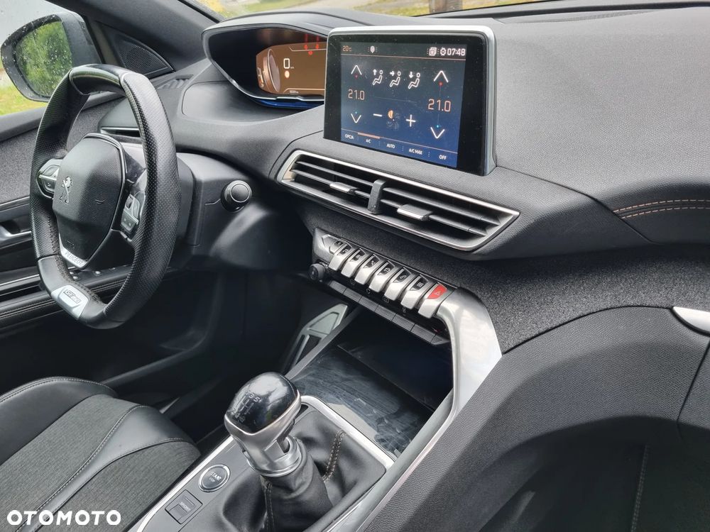 Peugeot 5008 - 19