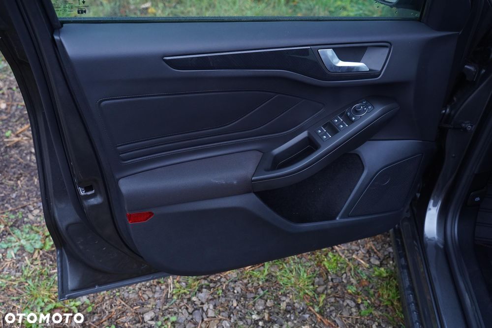 Ford Focus 1.0 EcoBoost mHEV ST-Line X - 10