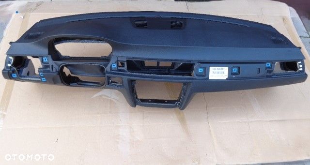 DESKA KONSOLA KOKPIT BMW E90 E91 E92 EUROPA IGŁA - 1