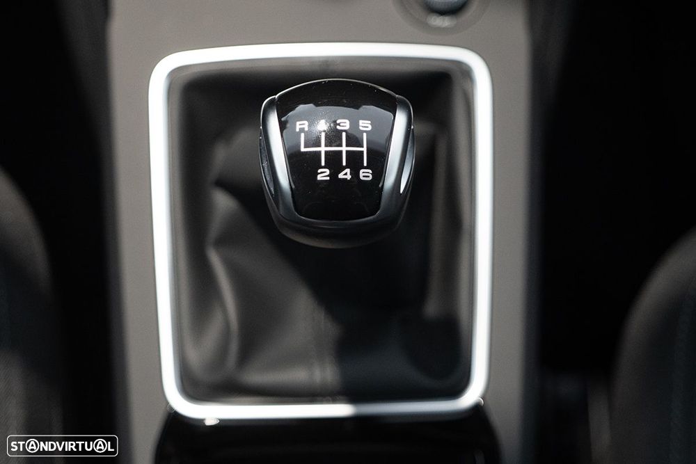 Audi Q2 30 TFSI SE Business - 11