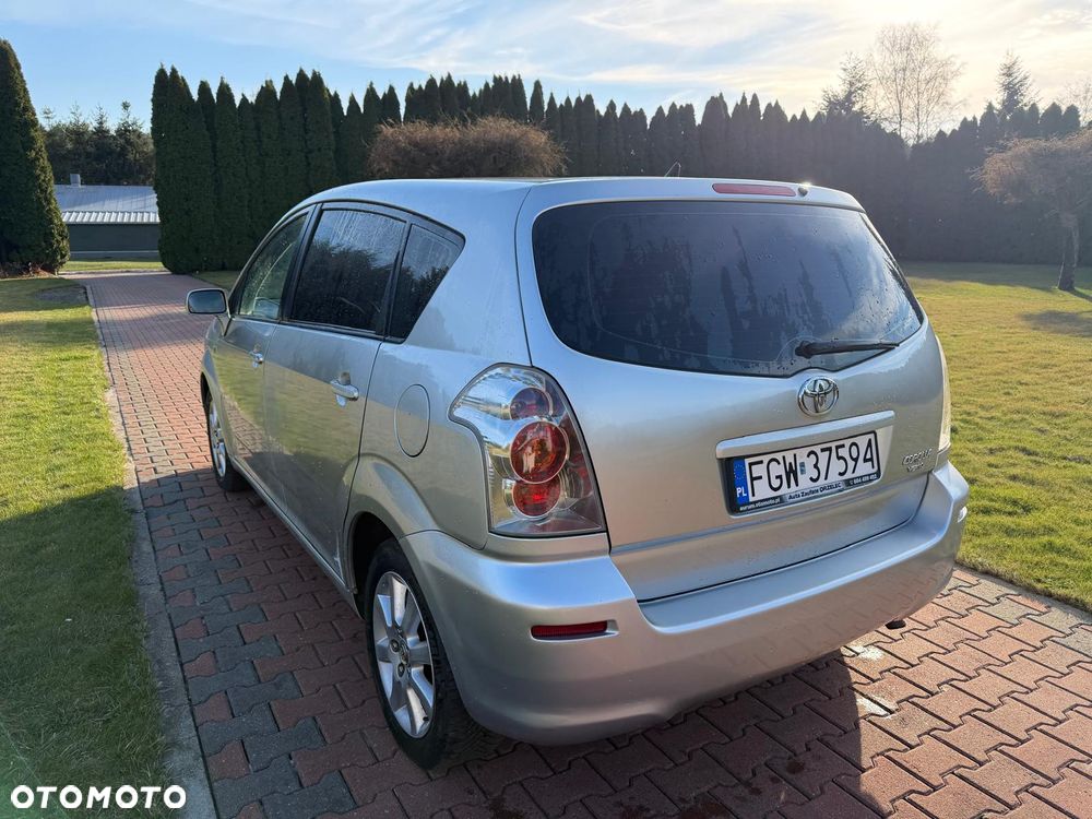 Toyota Corolla Verso - 12