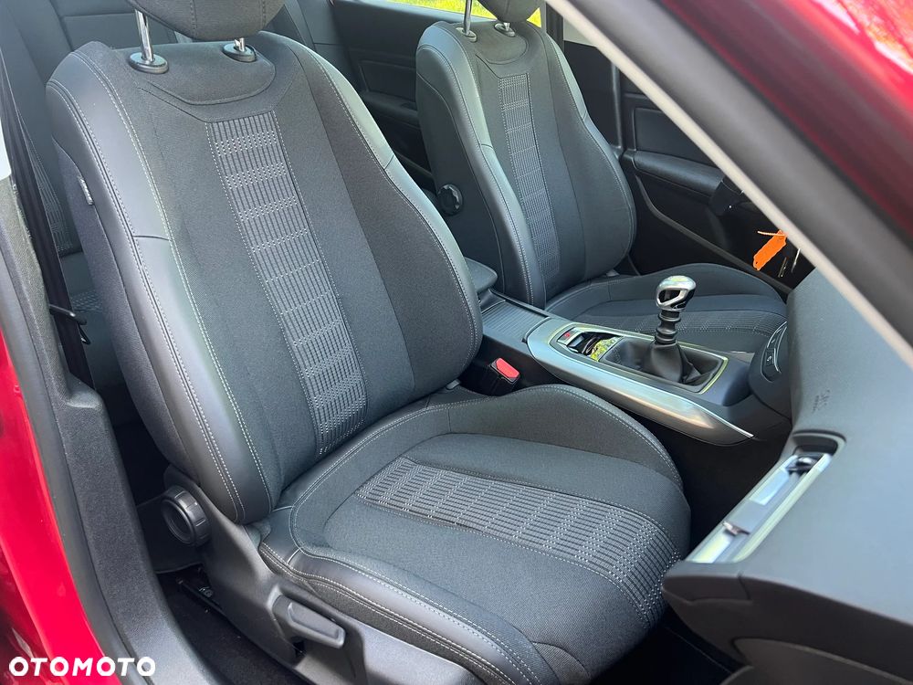Peugeot 308 1.2 PureTech Allure S&S - 11