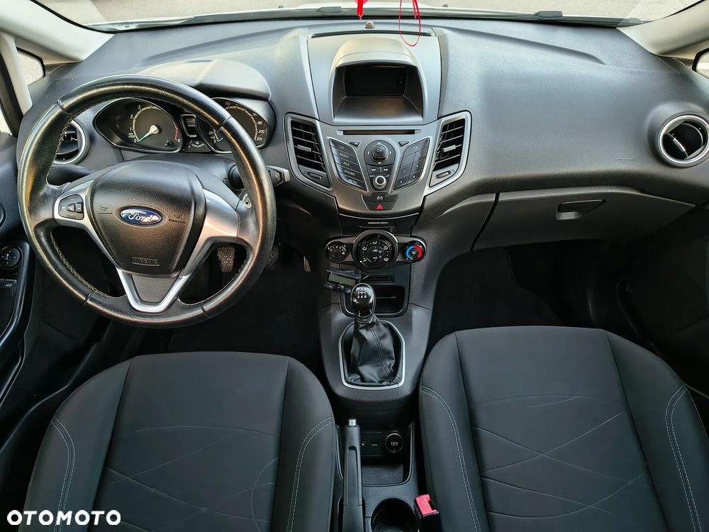 Ford Fiesta 1.25 Champions Edition - 25