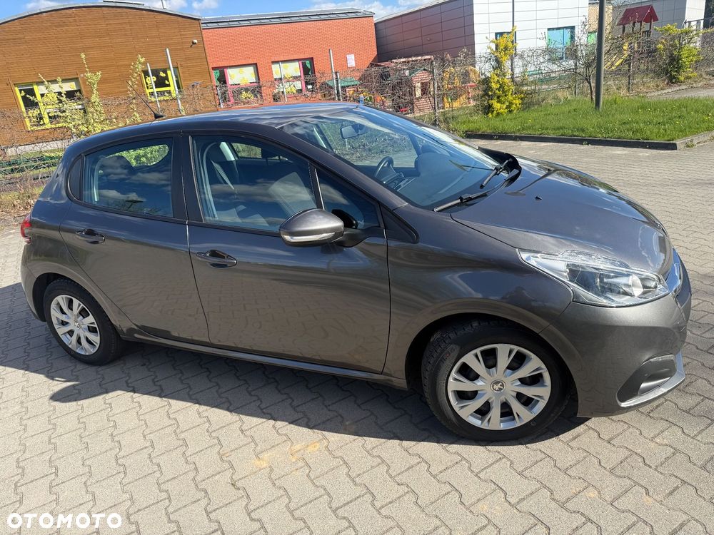 Peugeot 208 - 3