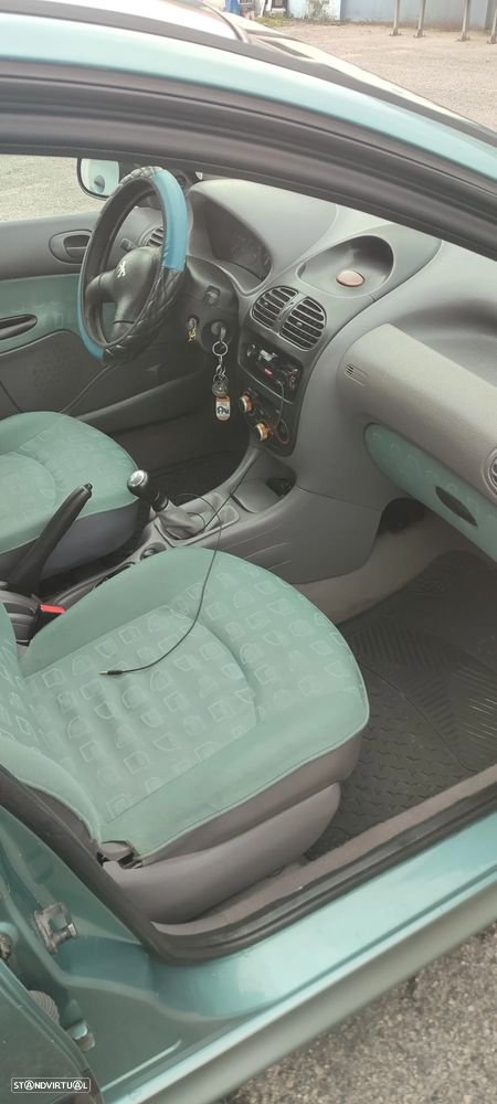 Peugeot 206 - 10