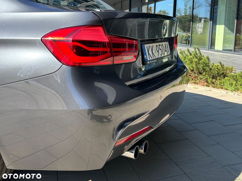 BMW Seria 3 320i xDrive M Sport - 10