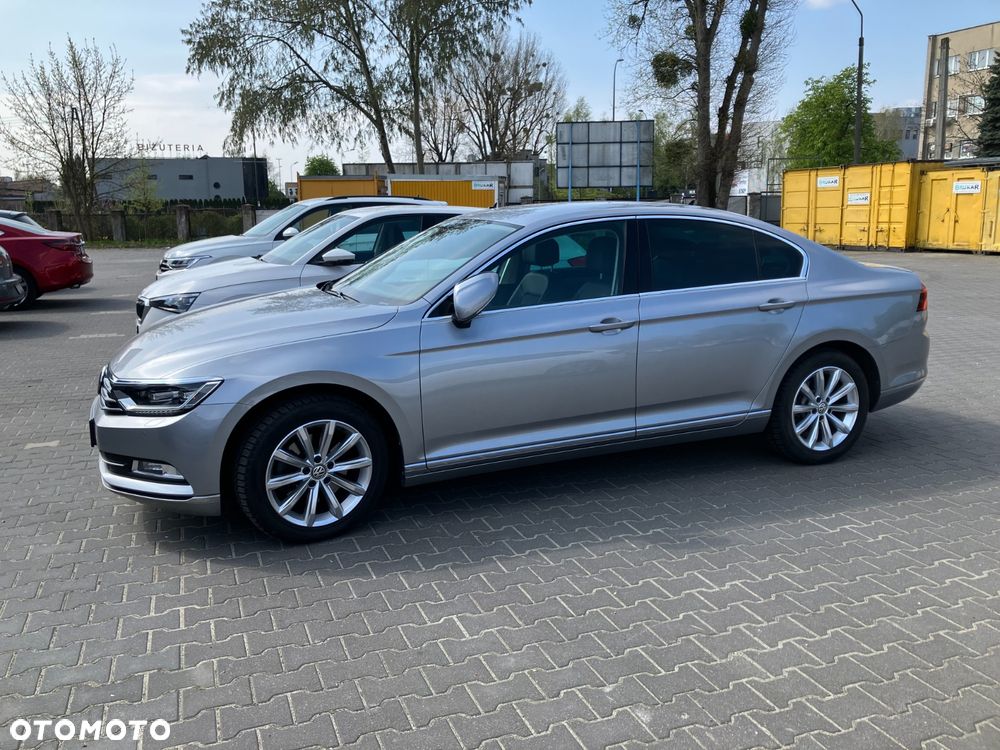 Volkswagen Passat 1.8 TSI BMT Highline - 28