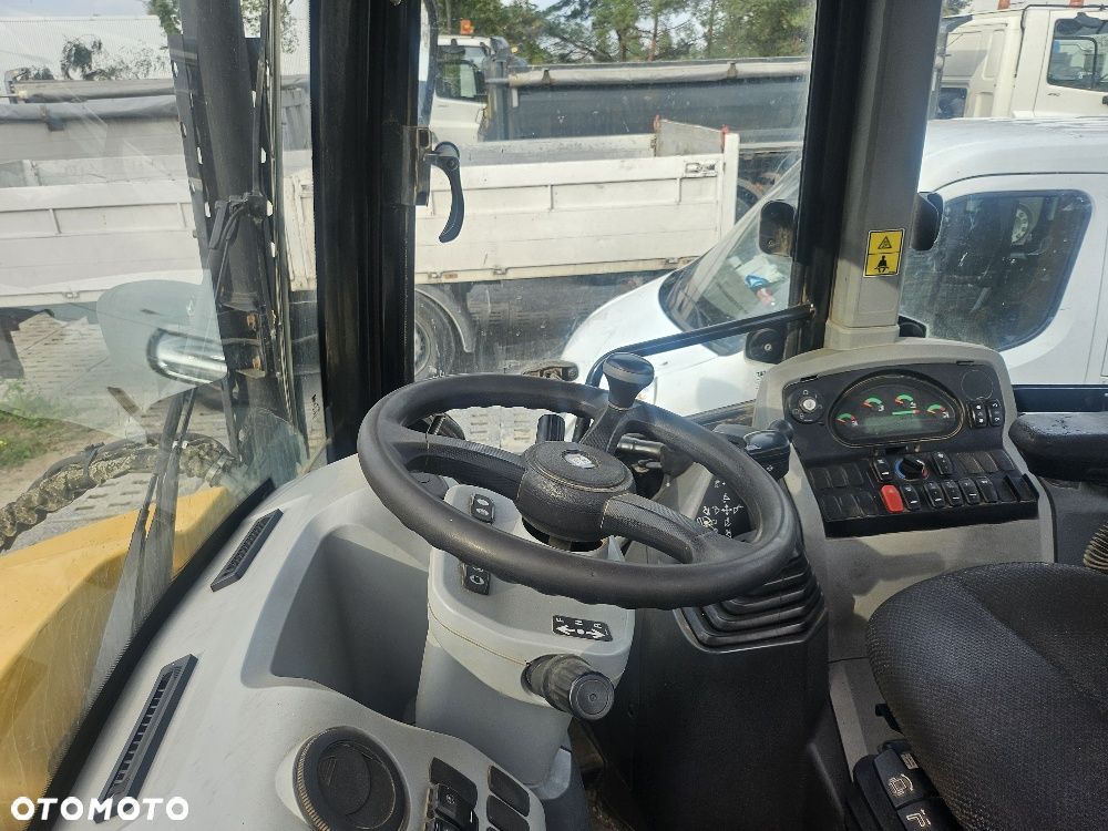 Caterpillar 428F2 - 9
