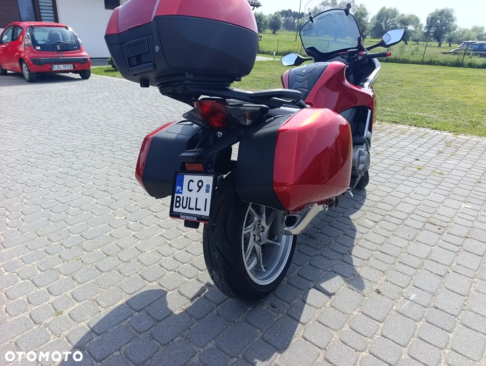 Honda VFR - 9