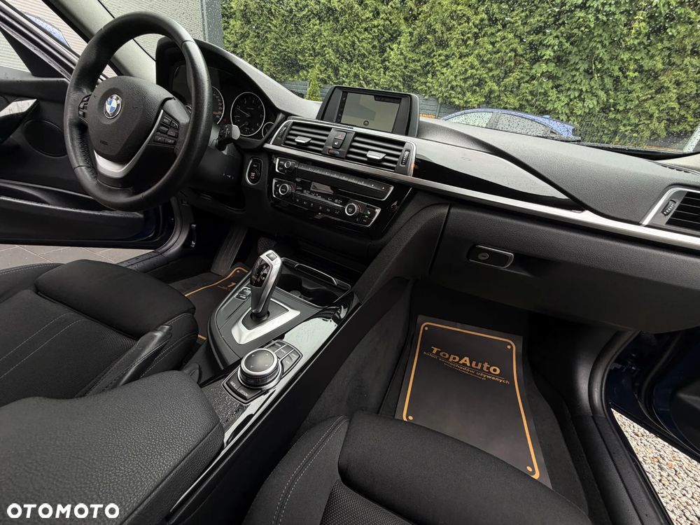 BMW Seria 3 320d Sport Line - 16