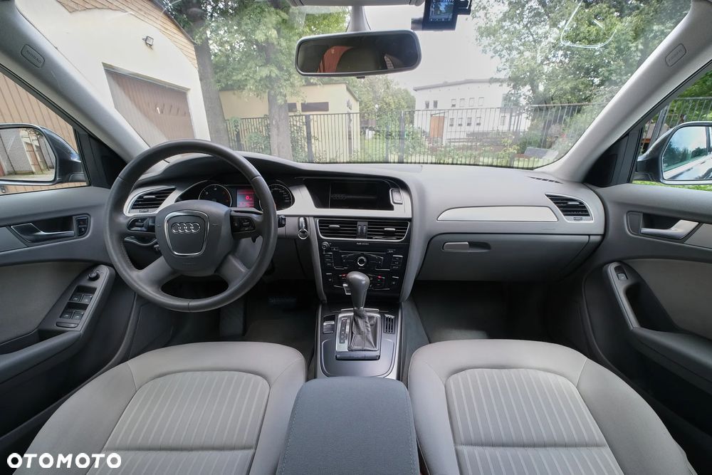 Audi A4 Avant - 11