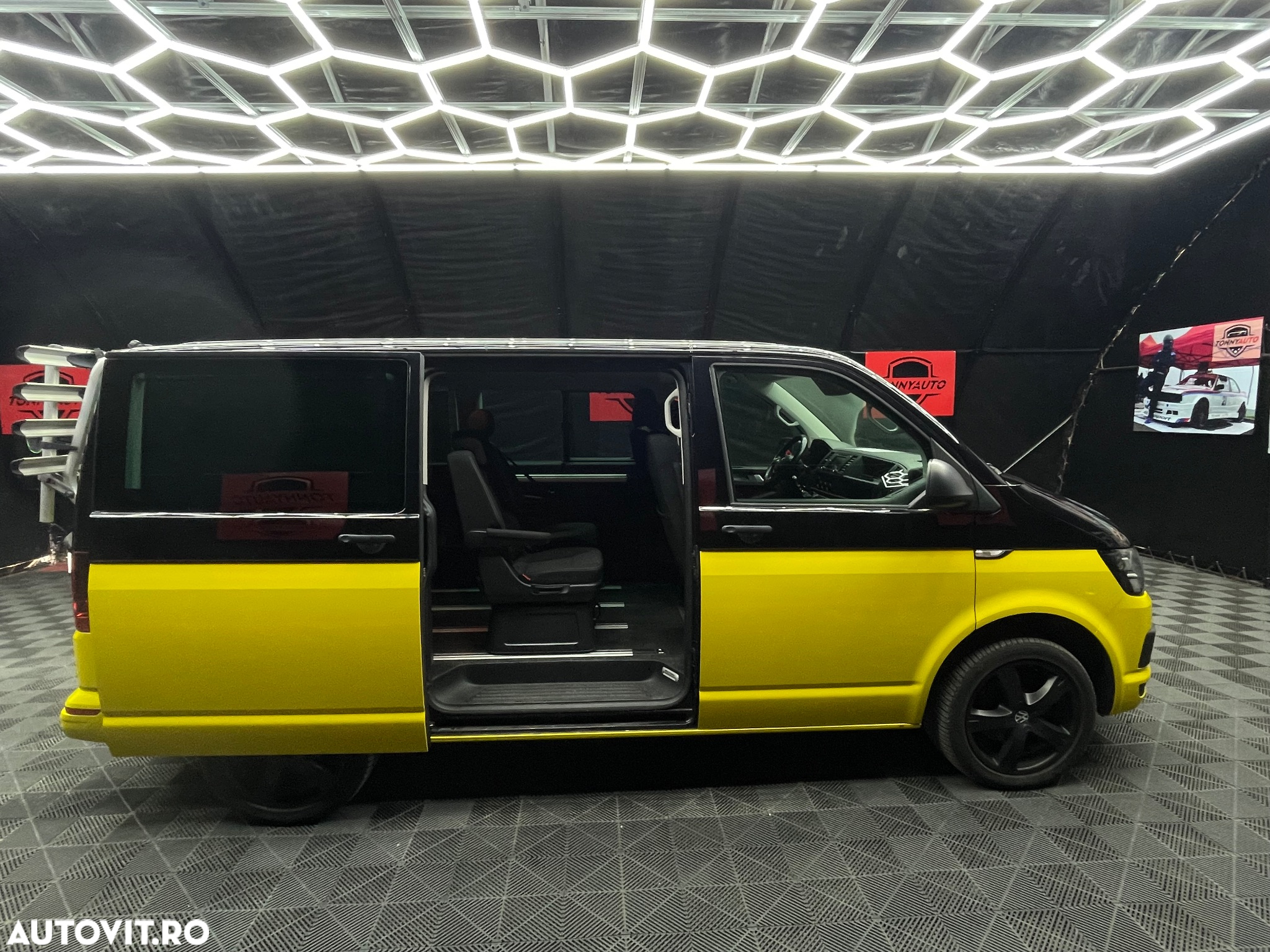 Volkswagen Multivan - 10