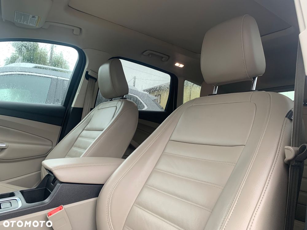 Ford Escape 2.0 EcoBoost AWD Titanium - 32