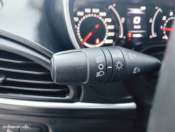 Fiat Tipo Station Wagon 1.3 M-Jet Lounge Tech - 21